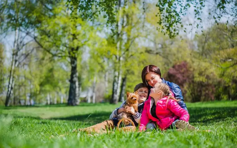 Семья в парке 