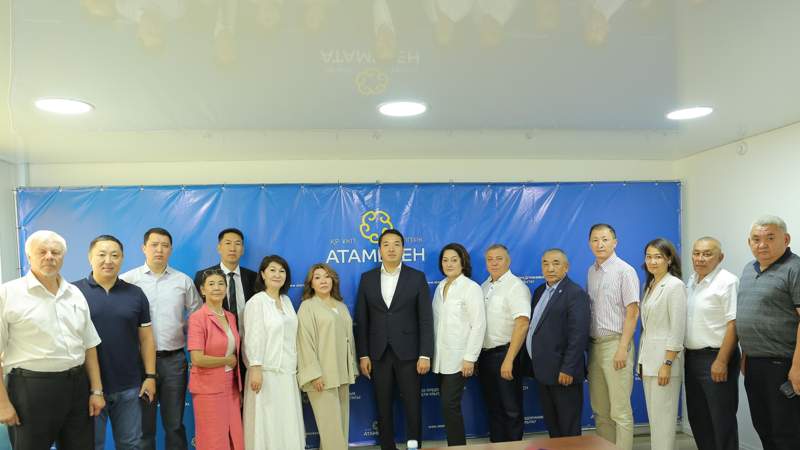 Бизнес-сообщество и Палата предпринимателей области Улытау организовали гуманитарную помощь пострадавшим от паводка Бизнес-сообщество и Палата предпринимателей области Улытау организовали гуманитарную помощь пострадавшим от паводка