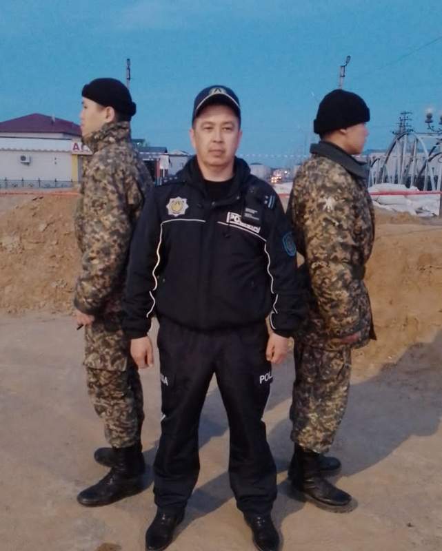1200 гвардейцев помогают жителям северных и южных регионов РК, пострадавших от паводков 1200 гвардейцев помогают жителям северных и южных регионов РК, пострадавших от паводков