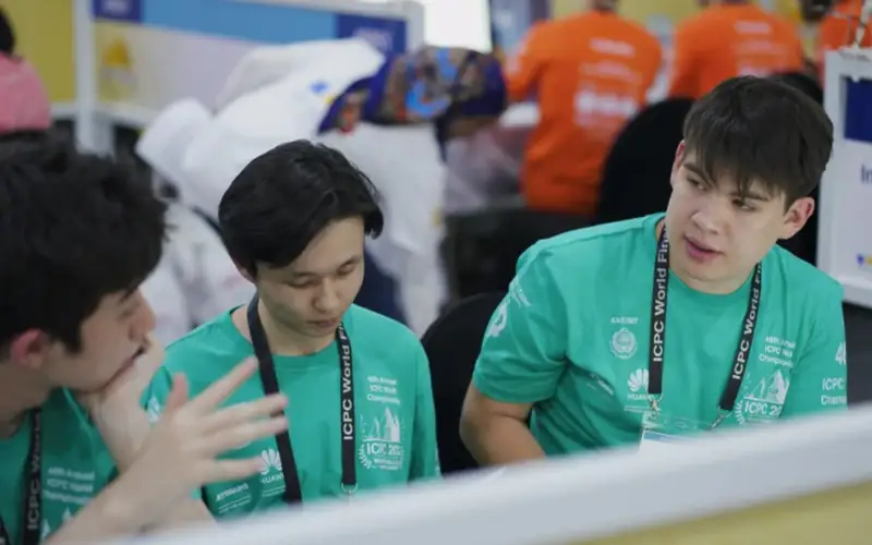 Историческое «золото» завоевал казахстанец на ЧМ по спортивному программированию