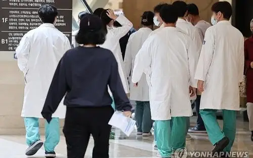 S. Korea Gov't accepts university chiefs' request on med school enrollment quota: PM