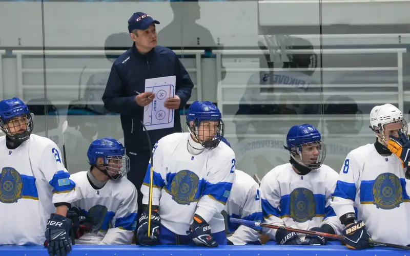 Юношеская сборная Казахстана одолела норвежцев перед ЧМ по хоккею