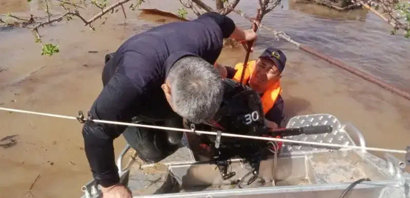 Еще 500 военнослужащих и спасателей стягиваются в ЗКО из других регионов страны для защиты Уральска 