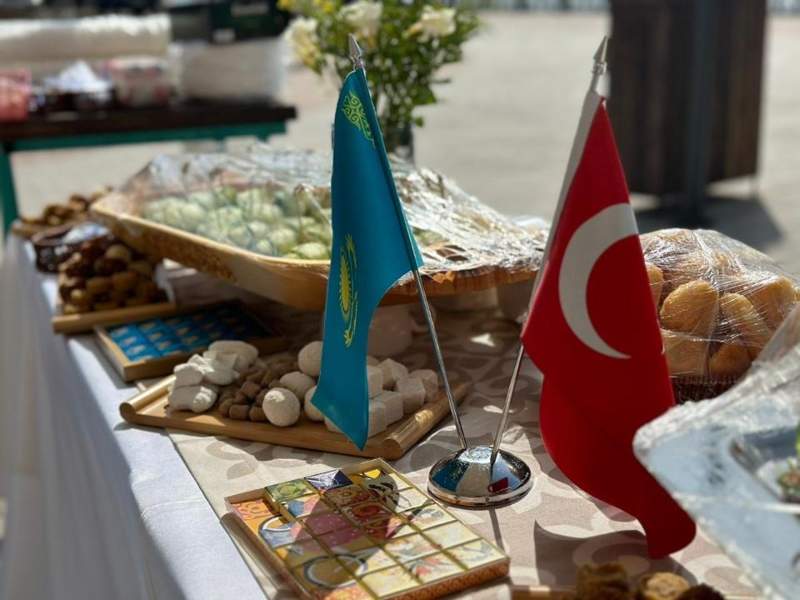 Ярмарка казахско-турецкой кухни впервые прошла в Астане Ярмарка казахско-турецкой кухни впервые прошла в Астане
