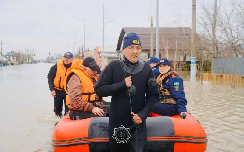 Личный состав и технику МЧС из стабильных районов ЗКО перебросят в сторону Атырауской области 