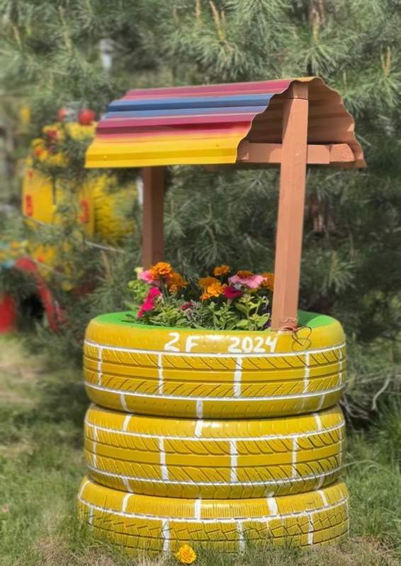 Алматинские школьники высадили более 2 тысяч тюльпанов