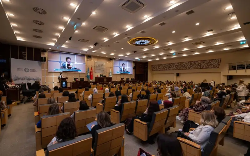 Qazaqstan Túrki elderiniń kásipker áıelder komıtetin basqarady