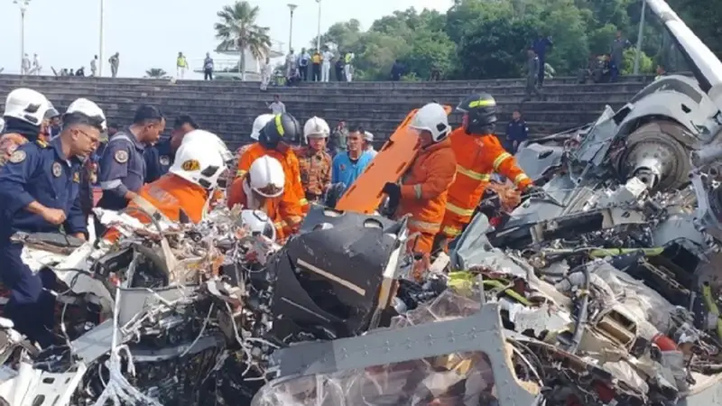 10 человек погибли при столкновении вертолетов ВМС в Малайзии