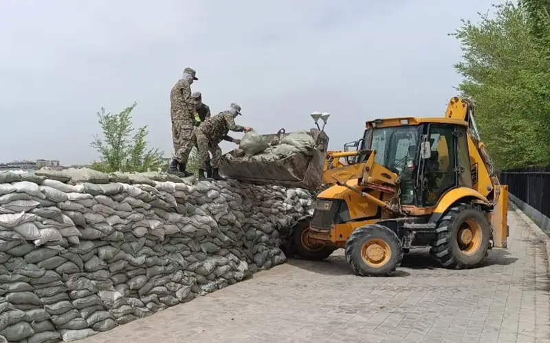 гвардейцы заготовили более миллиона мешкотар для возведения дамб