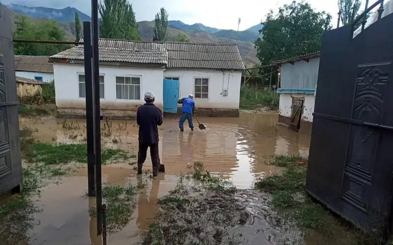 Режим ЧС ввели из-за селей в трех областях Кыргызстана