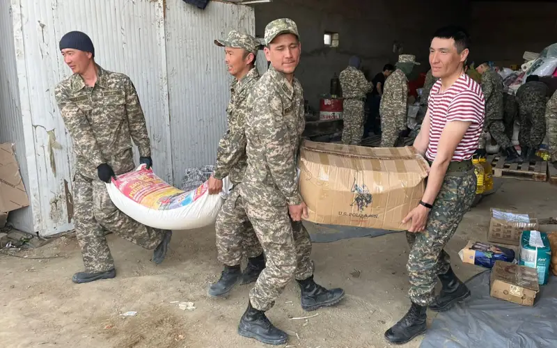 gvardeıtsy, gýmanıtarnaıa pomoş