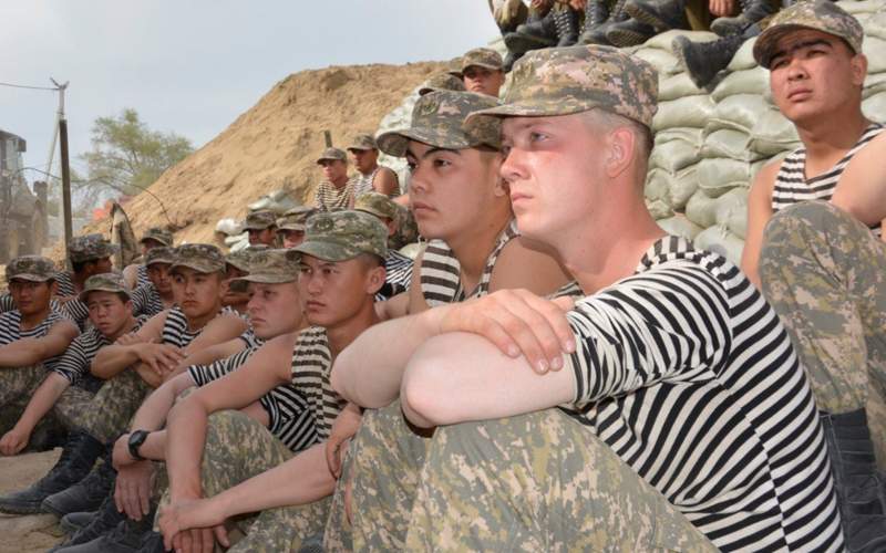Министр обороны РК поблагодарил военнослужащих — участников противопаводковых мероприятий солдаты, видеомост, паводки