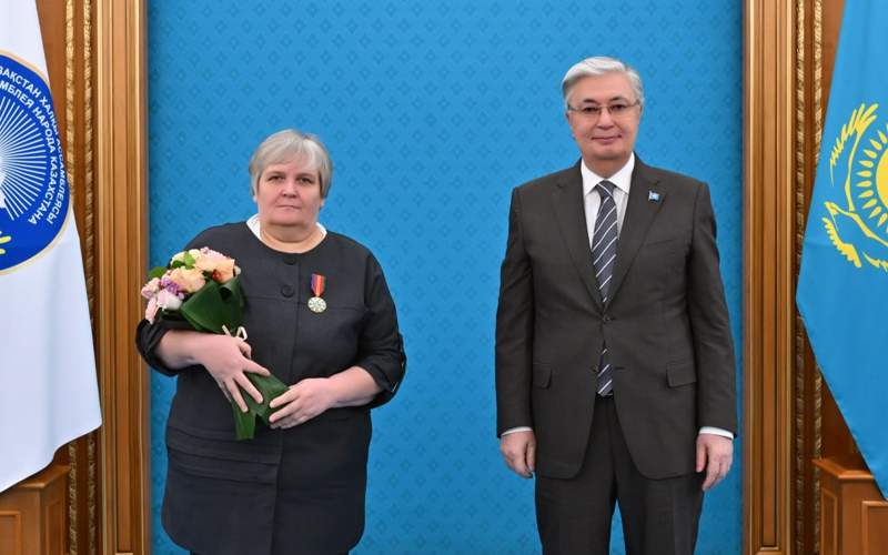 Касым-Жомарт Токаев вручил ордена и медали ряду казахстанцев