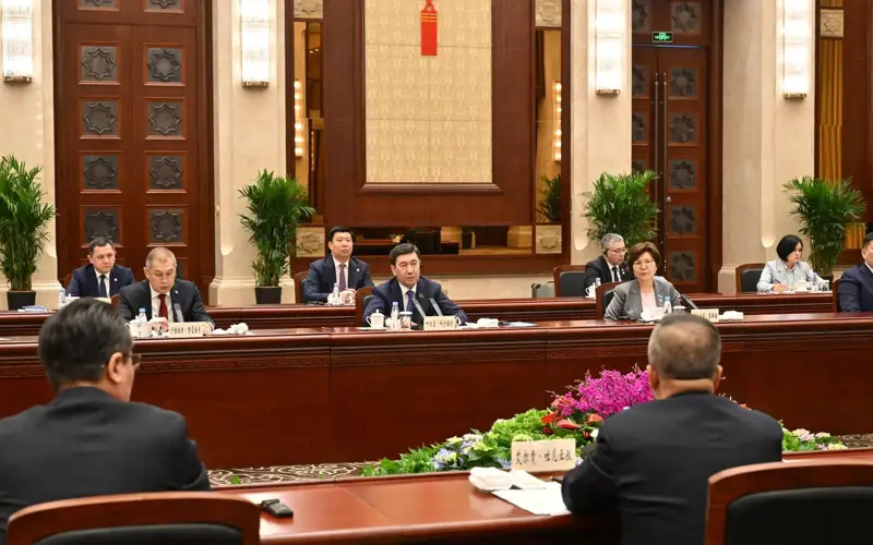 Более половины торговли Казахстана с Китаем приходится на СУАР - Ерлан Кошанов