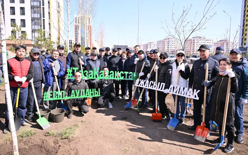 Сенаторы приняли участие в экоакции «Таза Қазақстан»