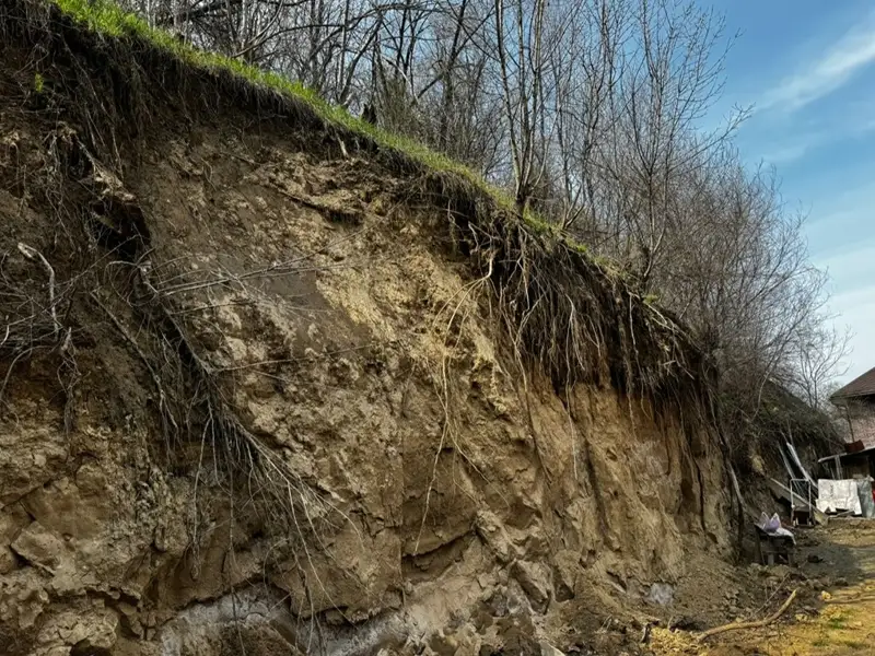 Оползнеопасный участок в Алматы 