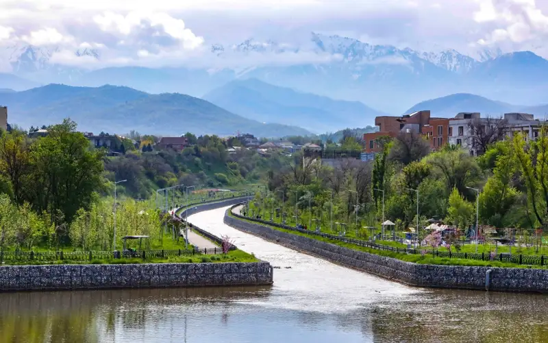 река Есентай, Алматы, горы