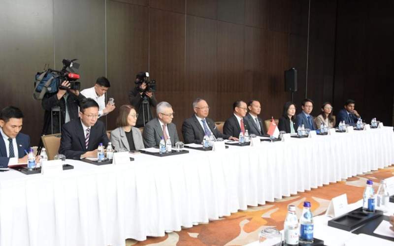 Kazakhstan, Singapore discuss issues of further cooperation