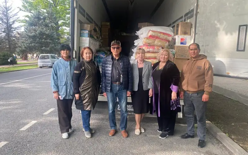 Ассамблея народа Кыргызстана собирает гумпомощь пострадавшим от паводков казахстанцам