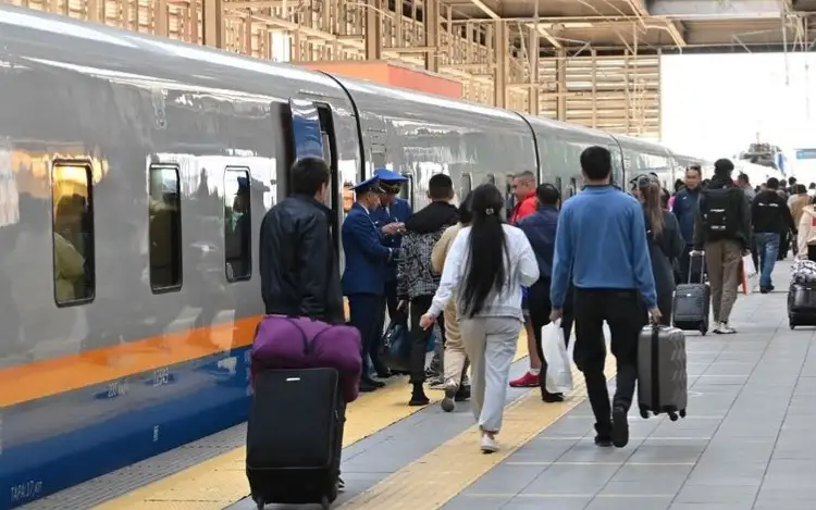 Sıannan Almatyǵa jolaýshylar poıyzy qatynaıtyn bolady