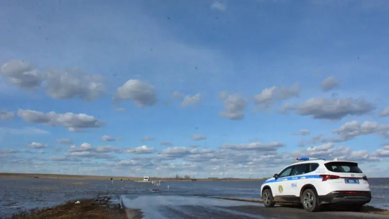 Полицейские охраняют более 10 тысяч покинутых жилых домов в подтопленных регионах РК