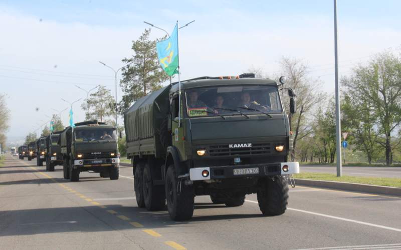 Около 1800 военнослужащих задействованы в противопаводковых мероприятиях в Атырауской области