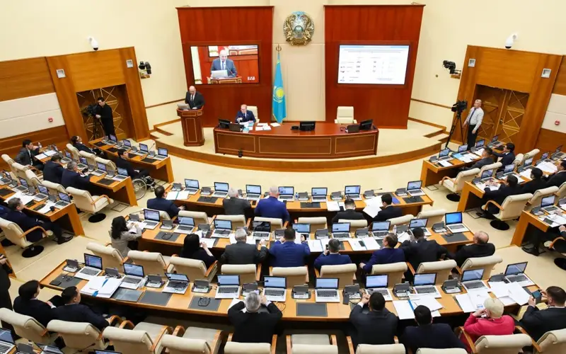 Мәжілісте Шарлапаев