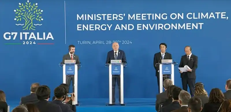 G7