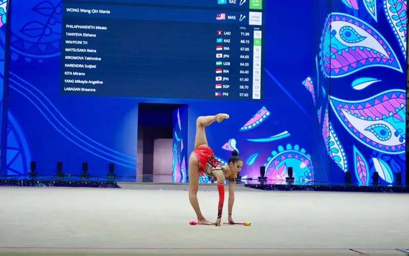 Гимнастка Эльжана Таниева