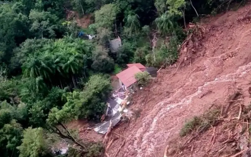 наводнения, прорыв дамбы в Бразилии