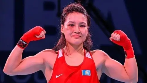 Қазақстандық боксшы Азия чемпионатында қарсыласын нокаутқа түсіріп, финалға шықты