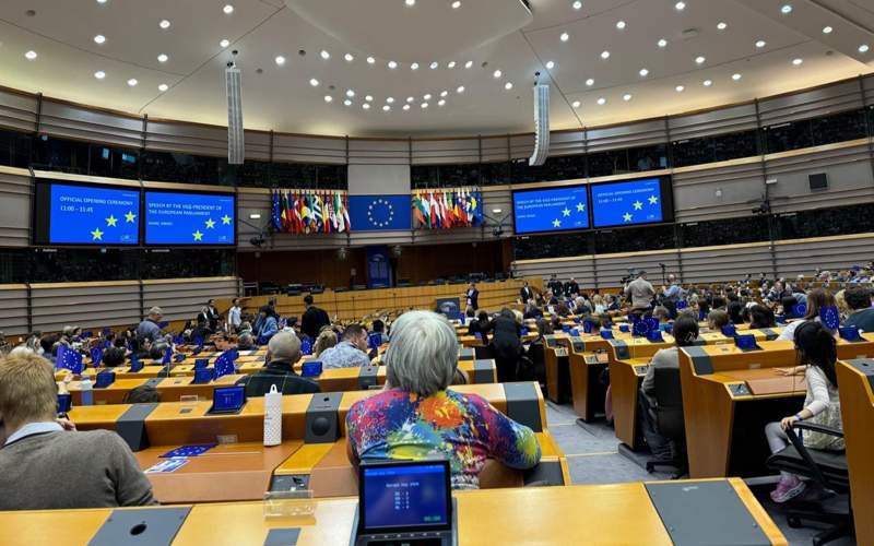 Семья из Казахстана посетила Европарламент в день открытых дверей