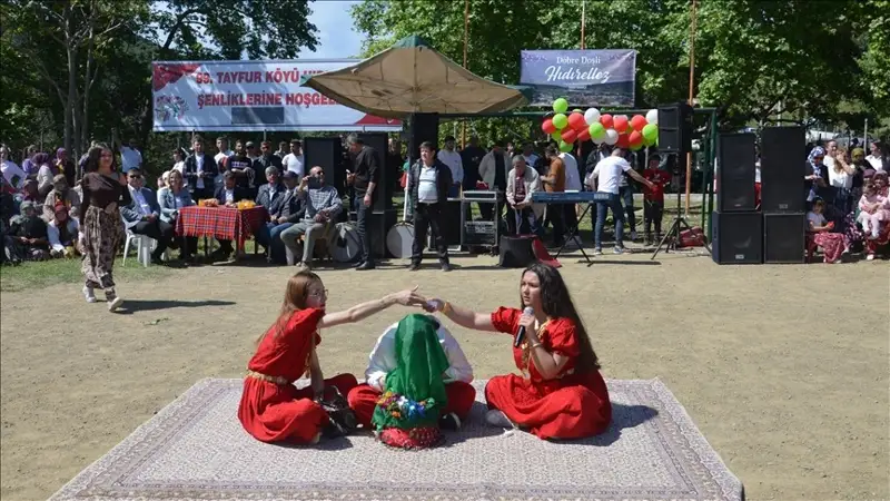 People in Türkiye celebrate Hidrellez spring festival