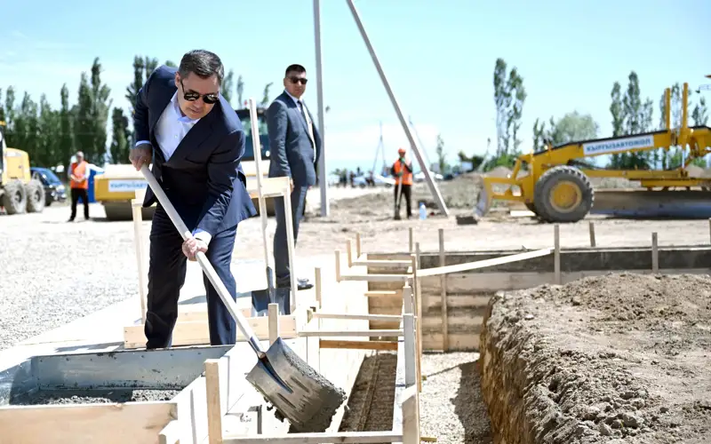 Kyrgyz President  launches construction of new village