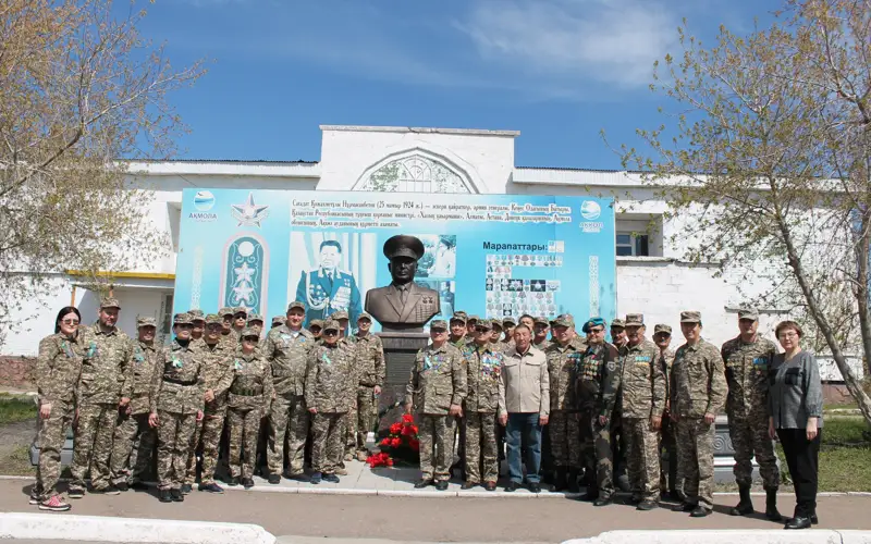 Инженеры космической связи Казахстана почтили память генерала армии Нурмагамбетова