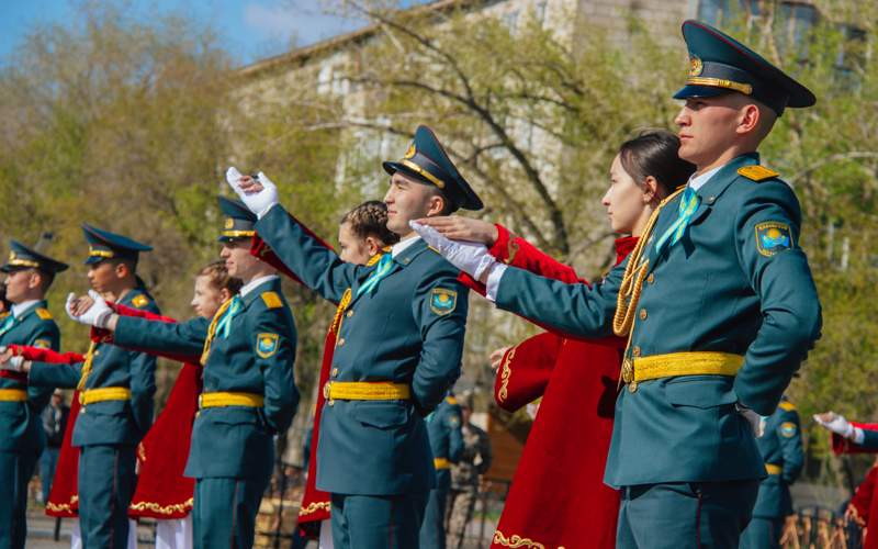 вальс, Павлодар, военные