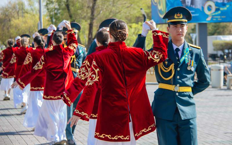 вальс, Павлодар, военные