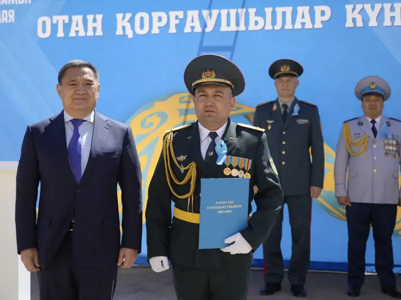 Военнослужащих наградили в честь Дня защитника Отечества в Акмолинской области