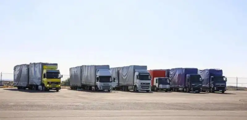 грузовики, фуры