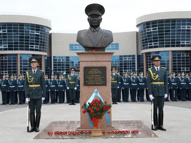 Бюст Сагадата Нурмагамбетова
