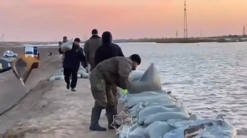 Уровень воды в реке Жайык продолжает расти