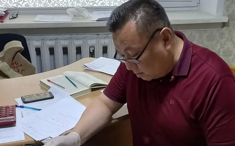 Erbol Qaıyrov.