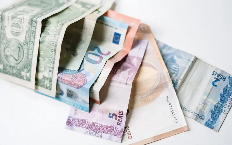 Курсы валют в обменниках Алматы и Астаны на 23 мая