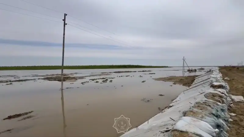 дамба в Атырауской области