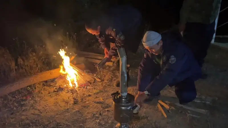 Спасатели из Шымкента ведут круглосуточное дежурство в пригороде Атырау