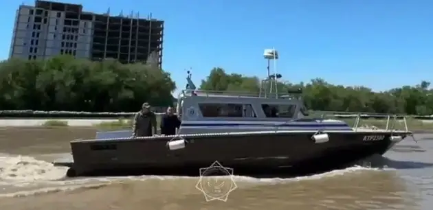 Министр по ЧС осмотрел защитные дамбы в Атырауской области