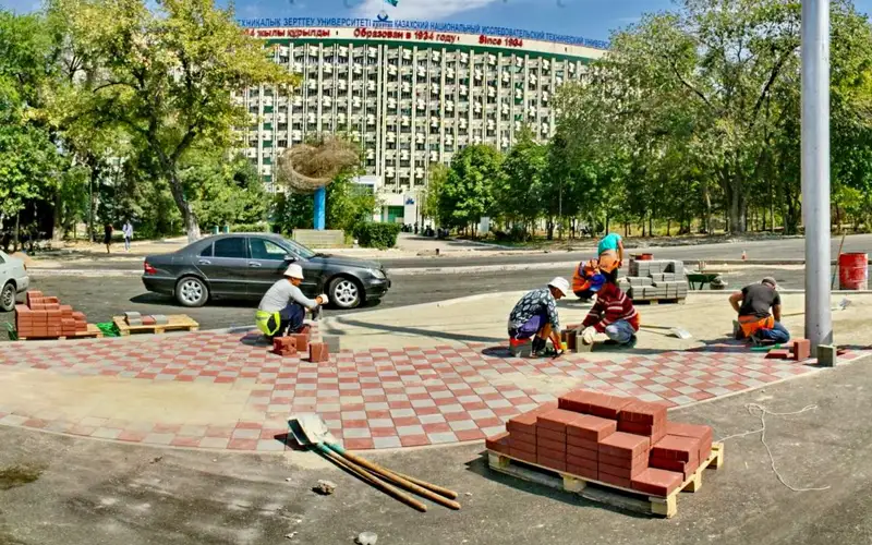 Almaty remont trotýara trotýar jóndeý