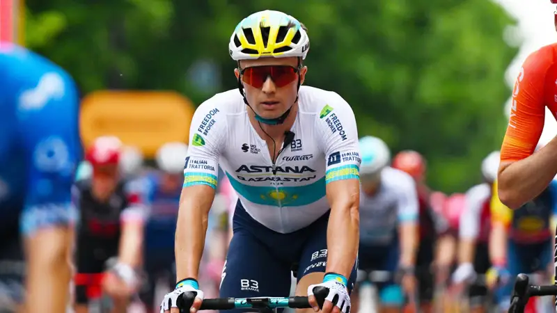 Alexey Lutsenko forced to leave Giro D’Italia due to illness