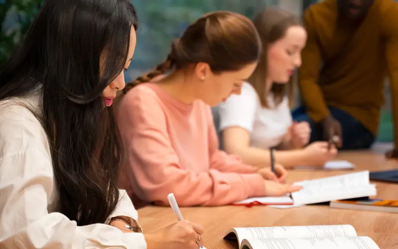 Казахский язык будут преподавать в вузах по-новому