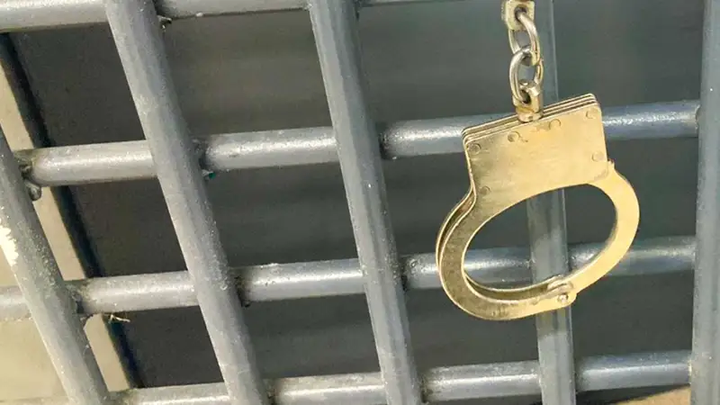 наручники, кісен, полиция, задержание